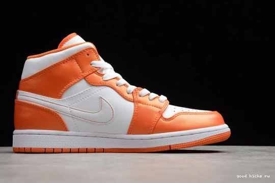 DM3531-800 DM3531-800 1 Mid Jordan Orange Metallic 0316